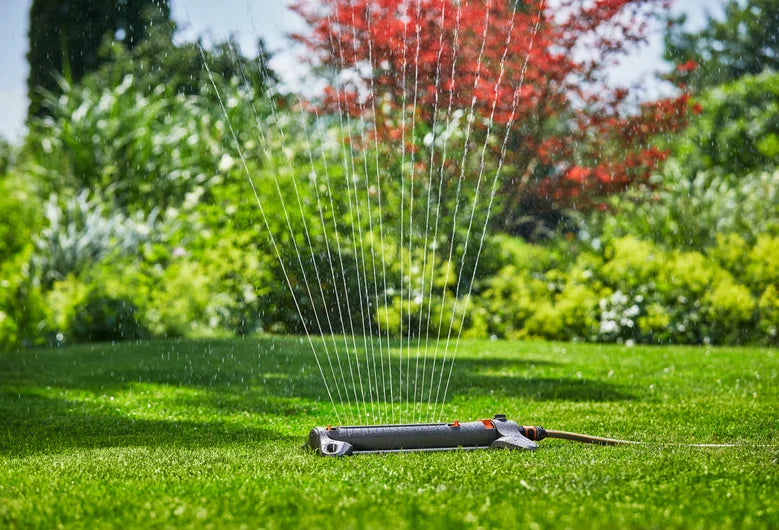 Arroseur oscillant GARDENA AquaZoom M, portée 3-18m, largeur 14m, surface 9-250m², garantie 5 ans. Livraison rapide Tunisie — SQES.