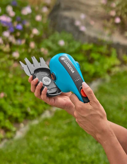 Cisailles gazon GARDENA ClassicCut Li, 3.6V/2.5Ah, 50 min autonomie, 8 cm coupe, batterie intégrée Li-Ion. Livraison rapide Tunisie — SQES.