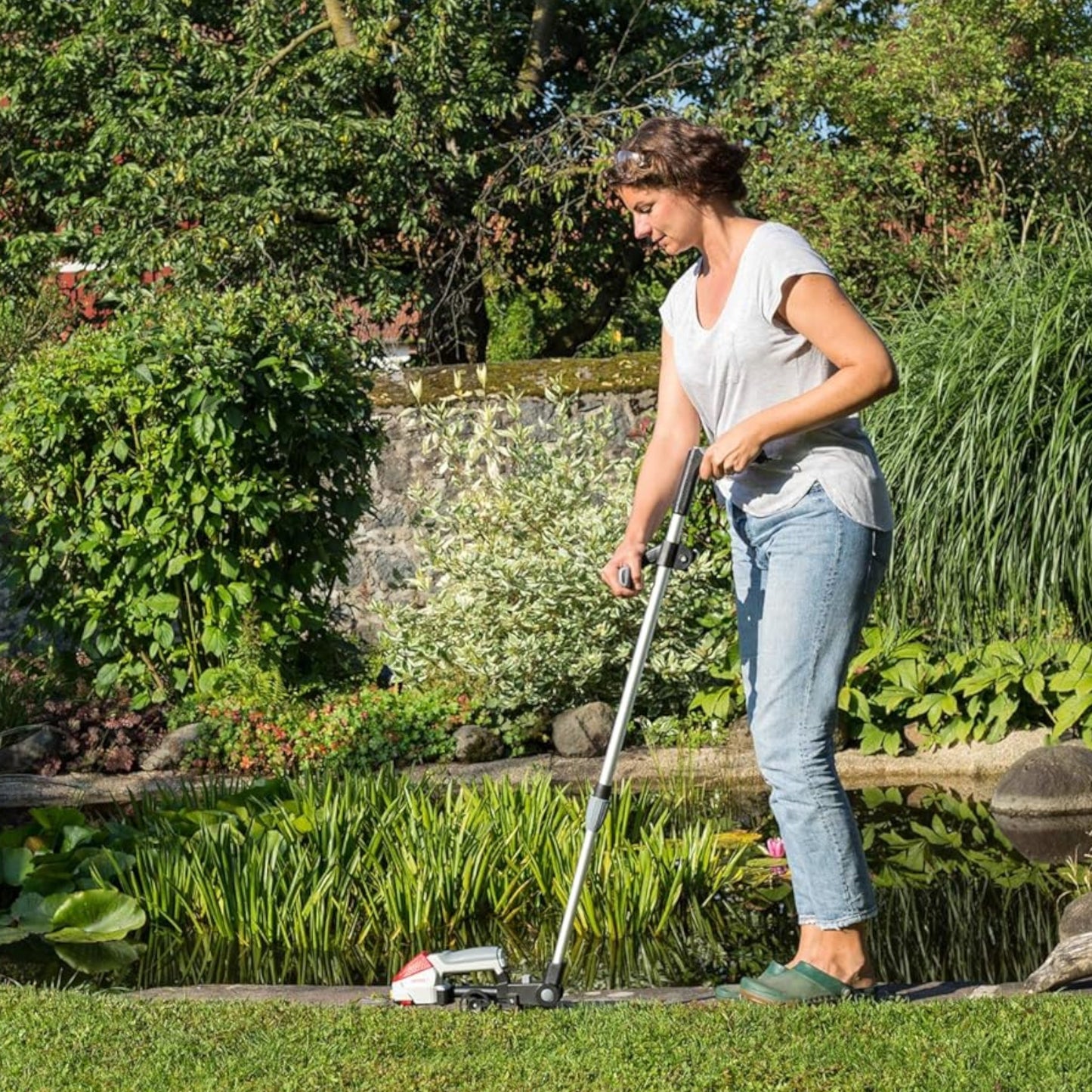 Manche Télescopique + Roues pour Cisaille à Gazon Batterie GARDENA — Réf. 09859-20