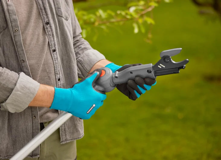 Sécateur télescopique GARDENA HighCut 360/18V P4A - Portée 5m - Kit prêt à l'emploi avec batterie