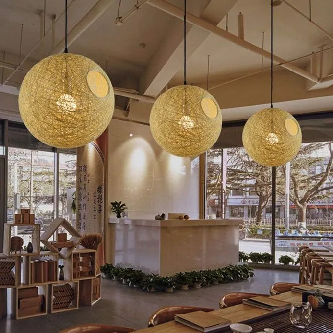Lustre rond en forme de globe Ø28 -Plafonnier en Rotin Naturel - SQES