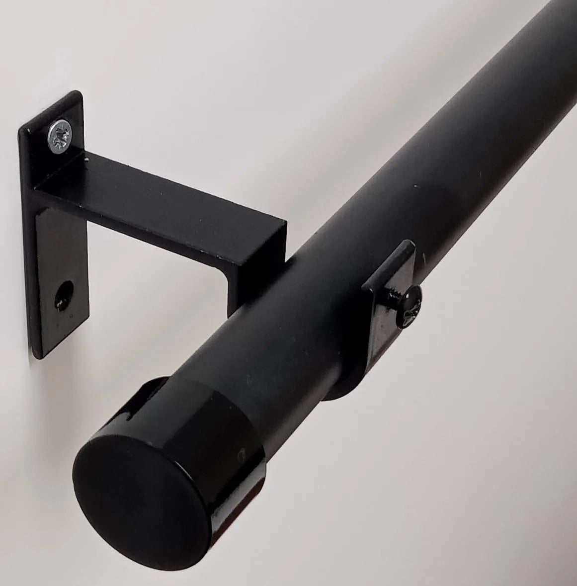 Tringle à rideau avec embouts cylindriques Noir - Mhirsi - SQES