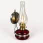 Lampe à huile murale RetroTime verre rouge allumée, brûleur doré, cheminée verre transparent, support métallique, fond blanc – SQES Ariana Menzah 8 Tunisie