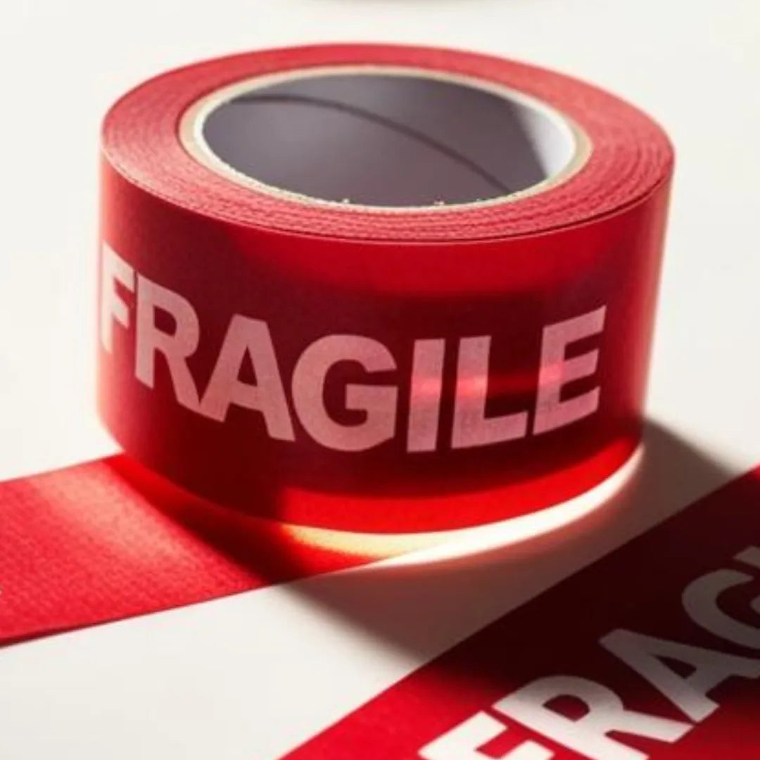 Ruban adhésif imprimé Fragile Boss Tape rouge 50mm x 66m – emballage sécurisé, e-commerce et logistique
